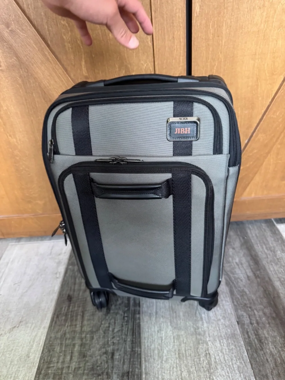 Tumi Merge International Front Lid 4 Wheeled Carry-On